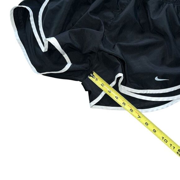 NIKE Black & White Athletic Shorts Size XL - Picture 5 of 5